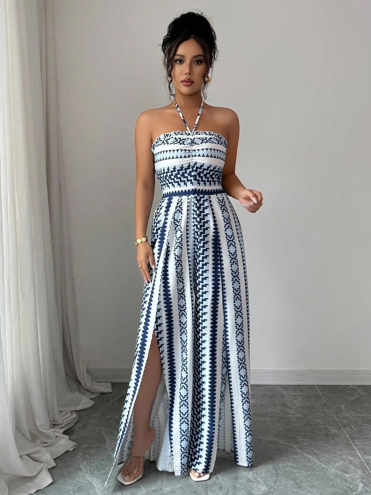 Elisa Jumpsuit with round neckline and side slits